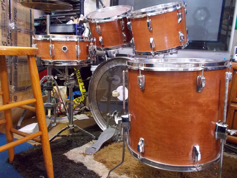 5 piece No Name drum kit, no cymbals, hardware, or throne