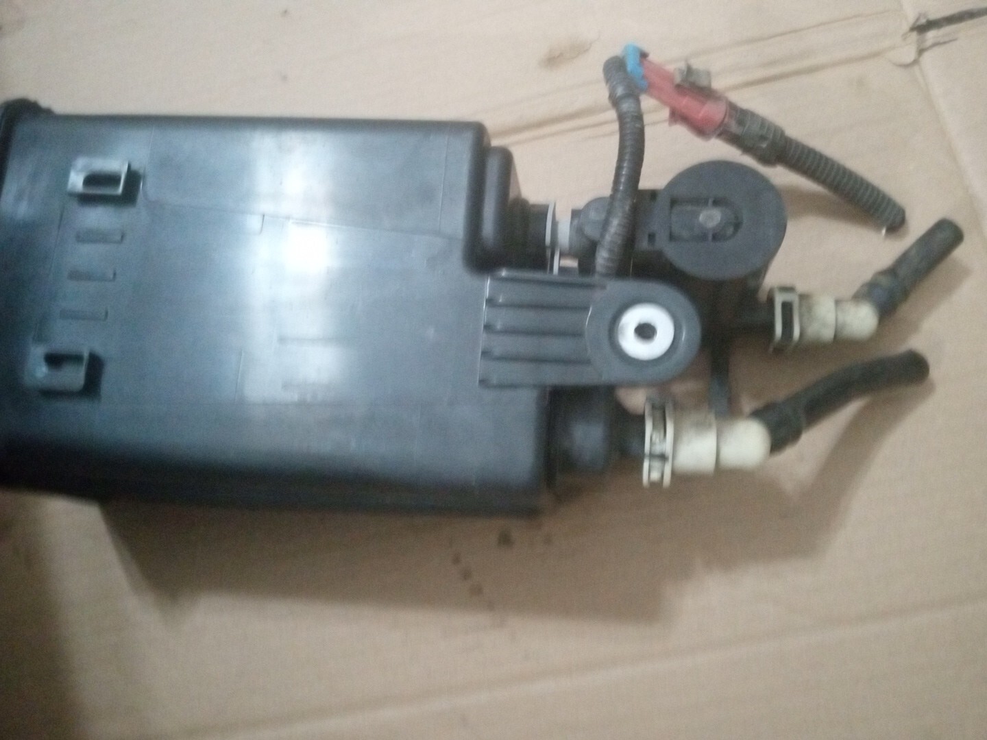 2010-2012 HYUNDAI SANTA FE, 2011-13 KIA SERENTO FUEL VAPOR EMISSIONS 31410-1U000