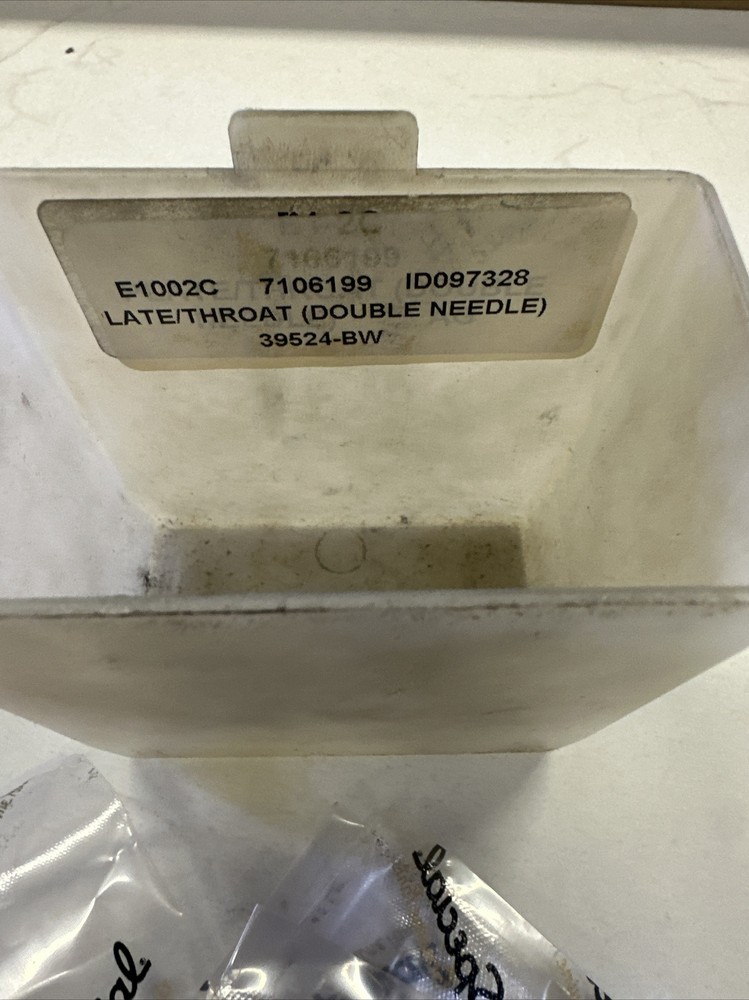 Union Special Throat Double Needle 39524BW