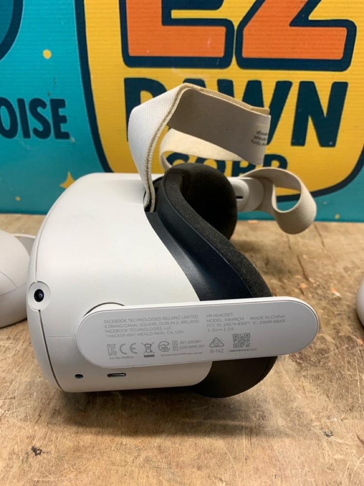 Meta Quest 2 128GB Standalone VR Headset with Controllers (E10048849)