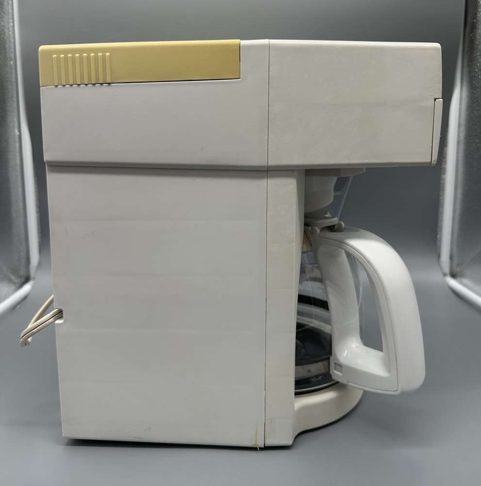 Black & Decker ODC440 Under Cabinet Spacemaker White Coffee Maker 12 Cup