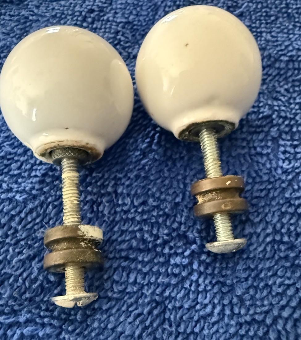 2 pcs. Vintage Drexel Declaration Knobs Pulls Kipp Stewart Porcelain / Brass