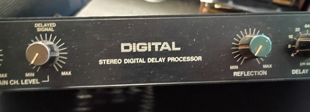 ADC DD-4AX Stereo Digital Delay Processor COMPLETE IN BOX, POWERS ON LOOKS GOOD