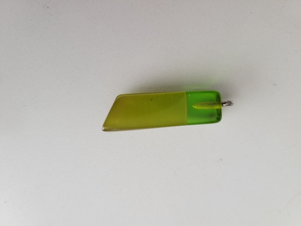 Vintage Bakelite Green Pendant/Purse Pull