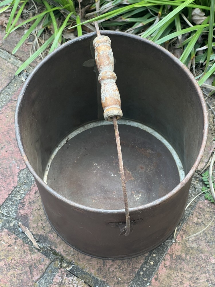 VINTAGE STOOL RUSTY FARM METAL & RUSTY BUCKET