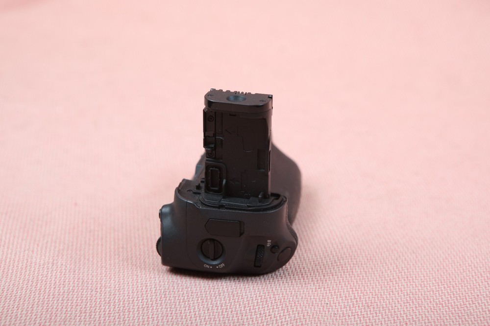 Canon BG-E22 Battery Grip for EOS R Mirrorless Camera OEM