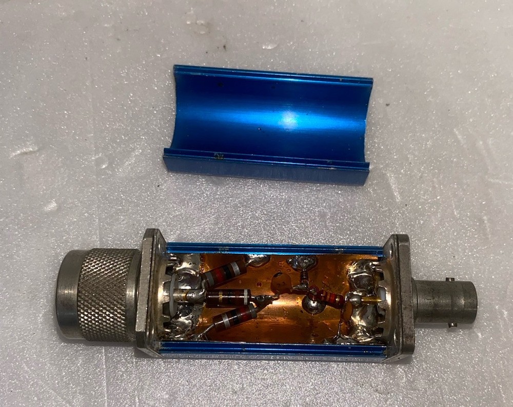 SUCOBOX HUBER+SUHNER Adapter N Male - BNC Female