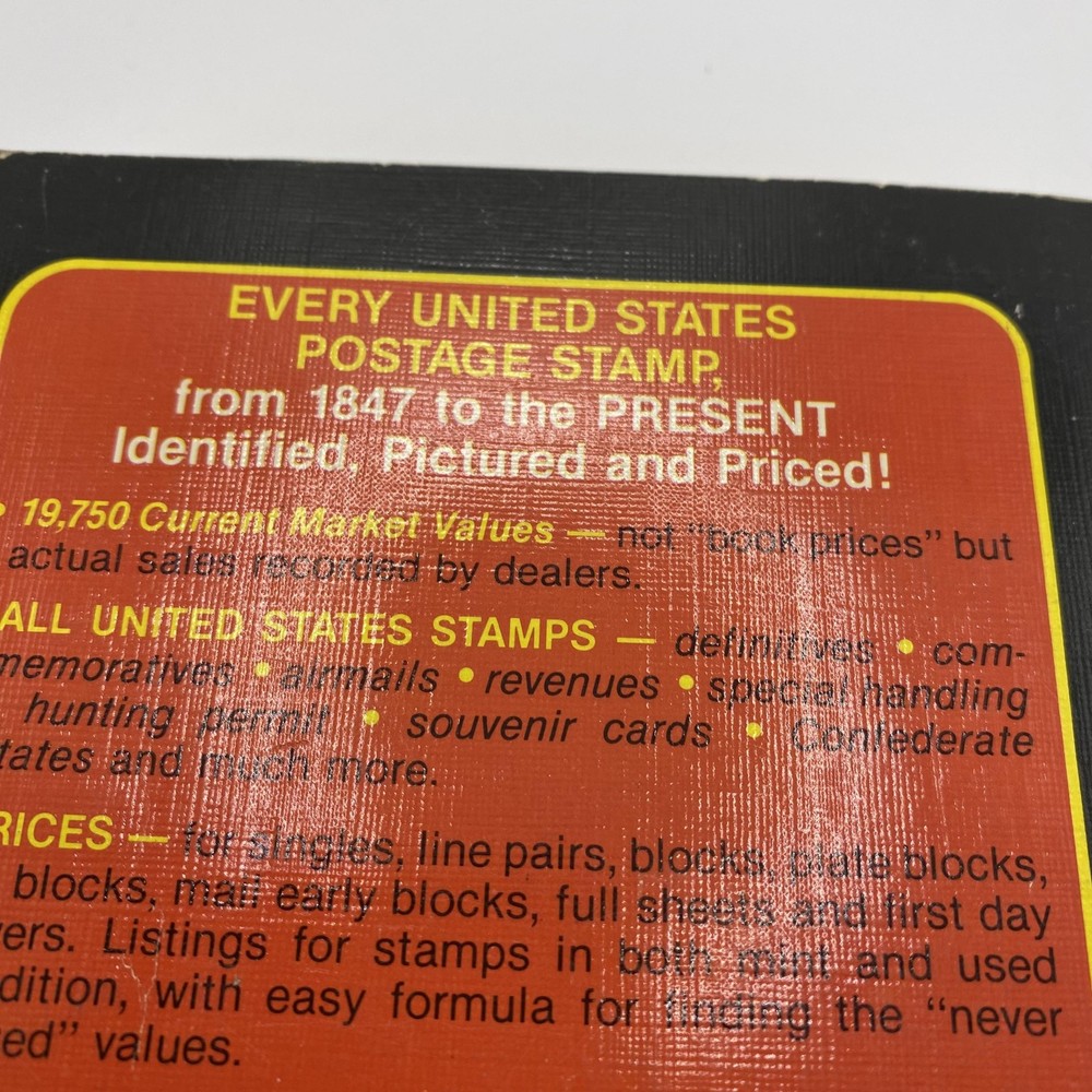 Vintage 1986 Official Blackbook Price Guide US Postage Stamps Book Reference