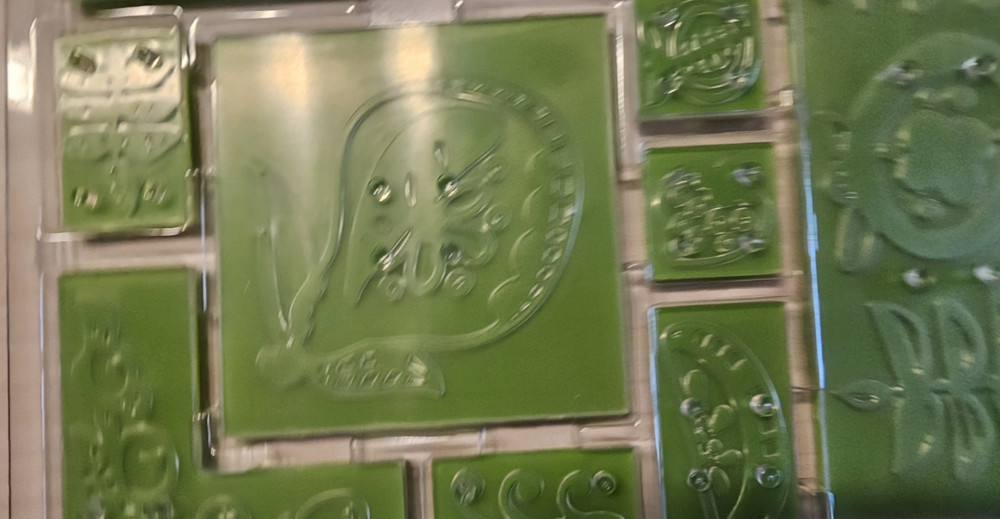 Cricut Cuttlebug Repositionable Set – Fruit Punch Embossing Plates