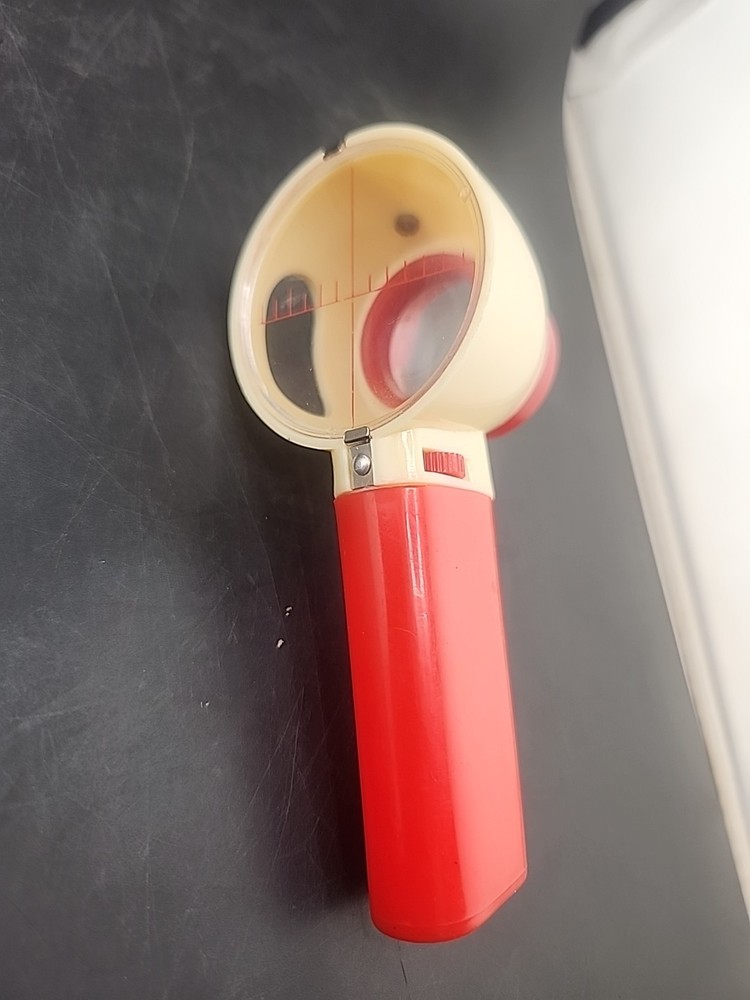 Vintage,COMFORTABLE HIGH MAGNIFICATION CORDLESS LENS