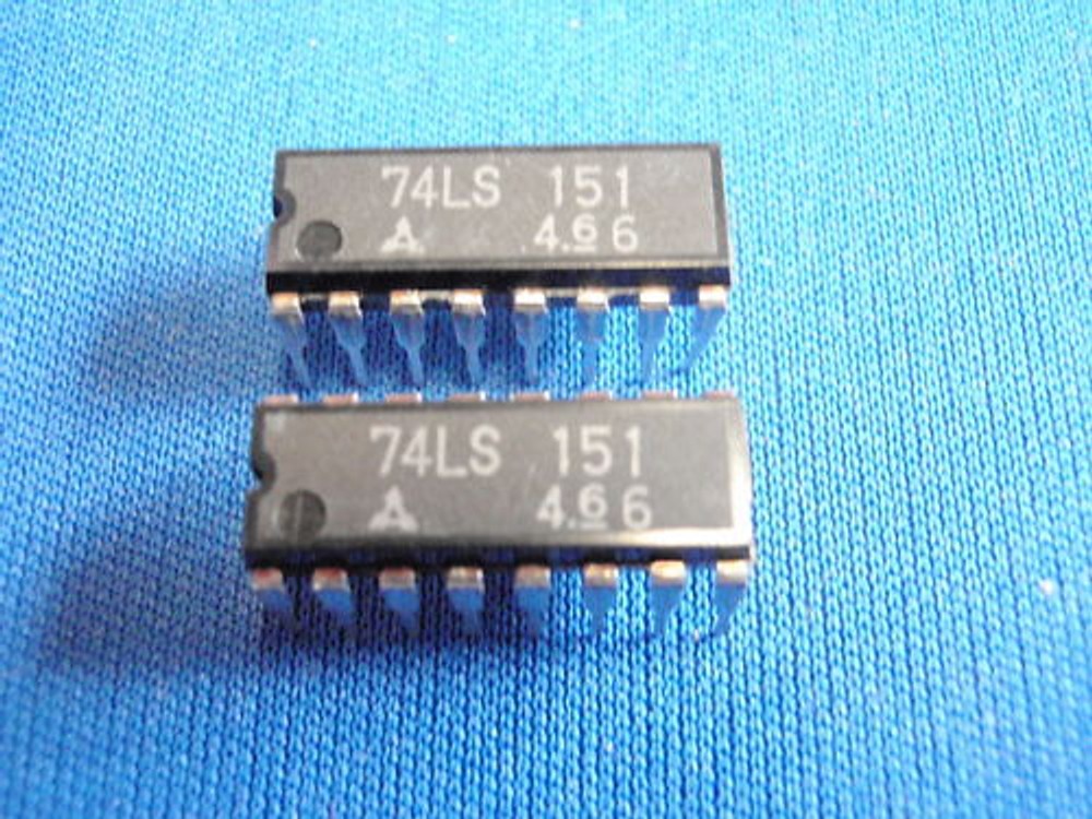 IC BAUSTEIN 74LS151 2x 13702-107