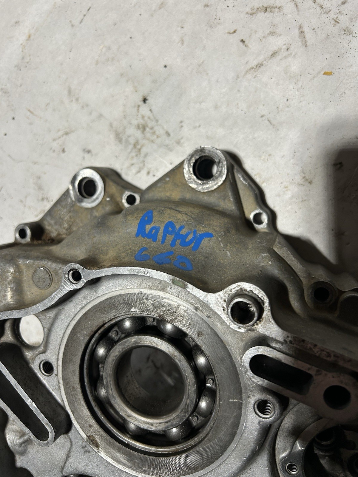 01-05 YAMAHA RAPTOR 660 660R OEM ENGINE MOTOR RIGHT SIDE CRANKCASE HALF BLOCK