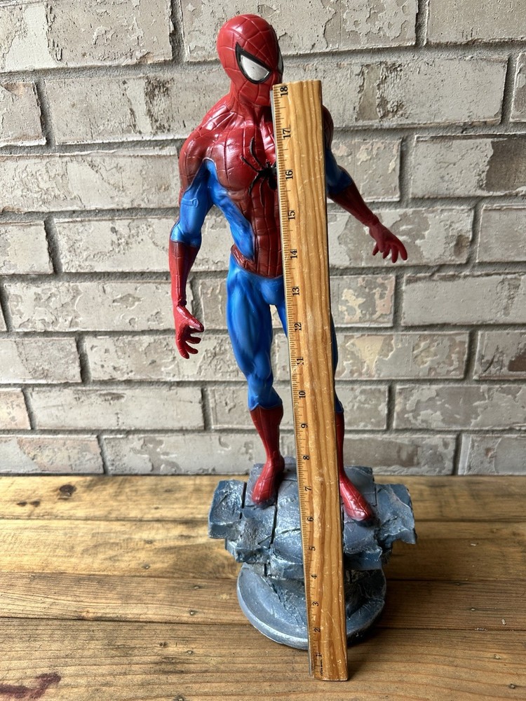 Spiderman Statue