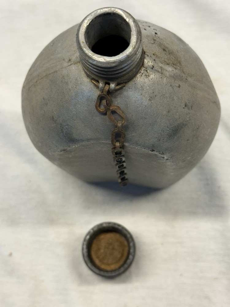 ORIGINAL WWII US ARMY & MARINE INFANTRY M1942 CANTEEN-DATED 1945