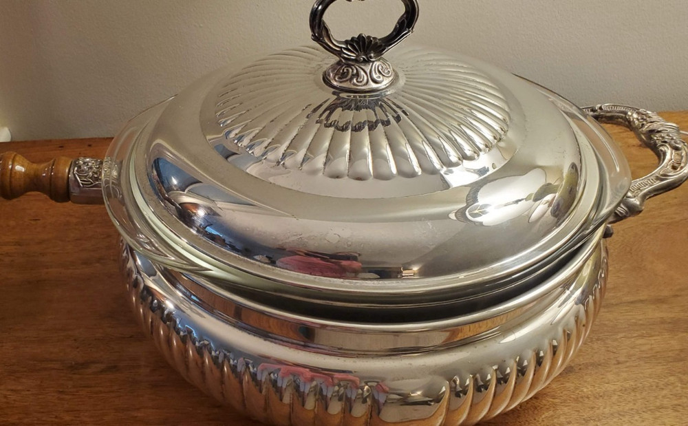 Classic Silverplate Fluted Serving Chasing Dish w Wood Handle & Lid Pyrex insert