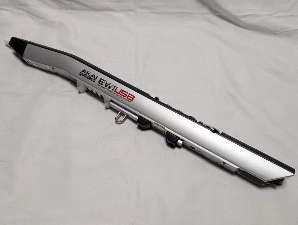 AKAI Professional EWI USB Electronic Wind Instrument Controller w/ Box Strap