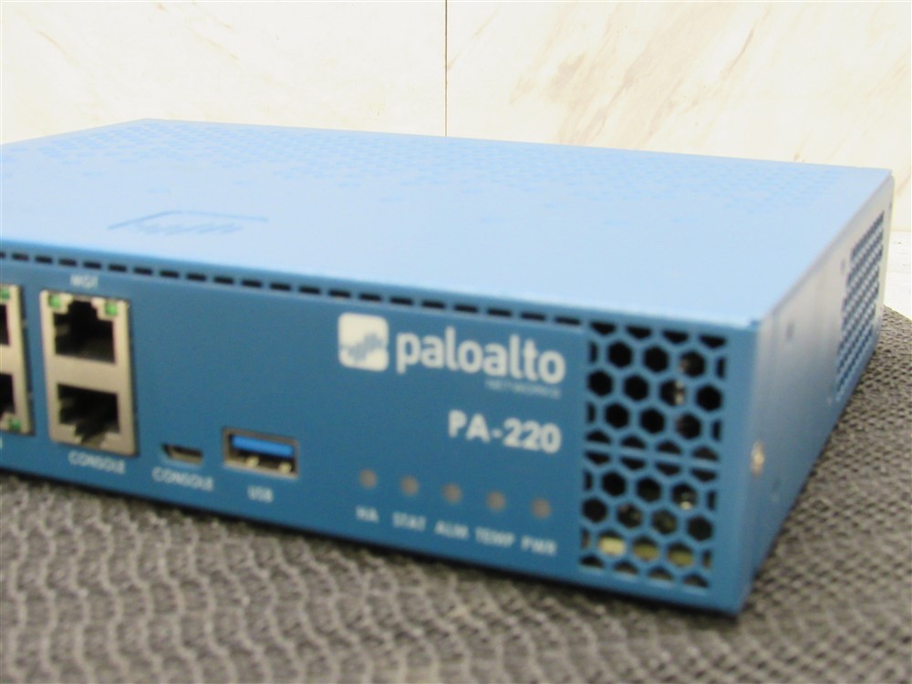 Palo Alto PA-220 Next-Gen Firewall 520-000309-00J