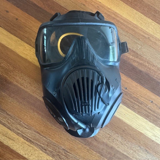 AVON C-50 PROTECTIVE GAS MASK SIZE LARGE