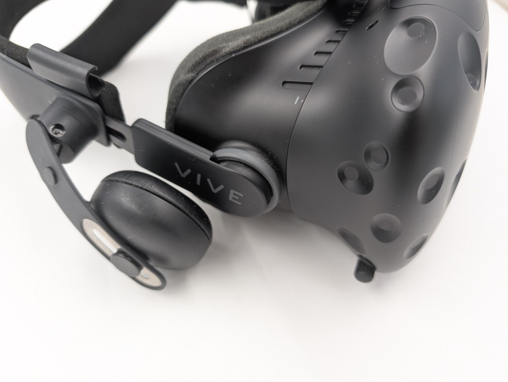 HTC Vive Virtual Reality Replacement Headset Only (260094)