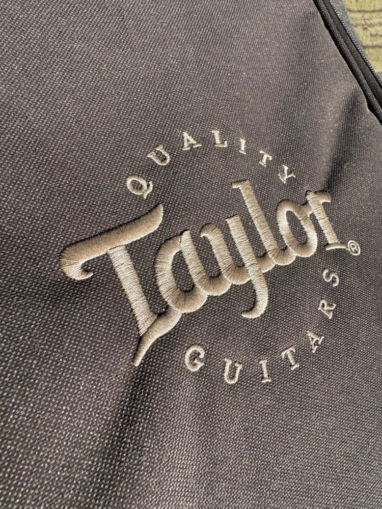 Taylor Super Aero Case, GC Brown Red Open Box