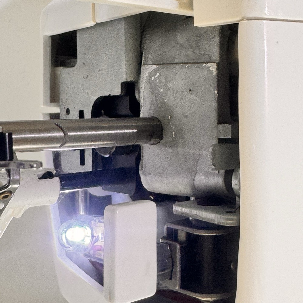 Singer Brilliance 6199 Electronic Sewing Machine