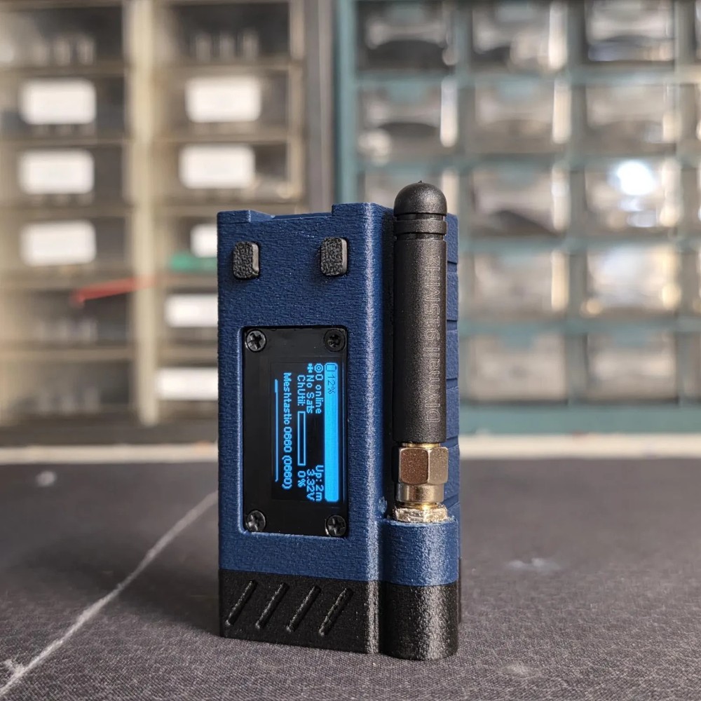 Ultra-Compact Heltec LoRa 32 V4 Meshtastic Case (2000mAh & L76K GPS Ready)