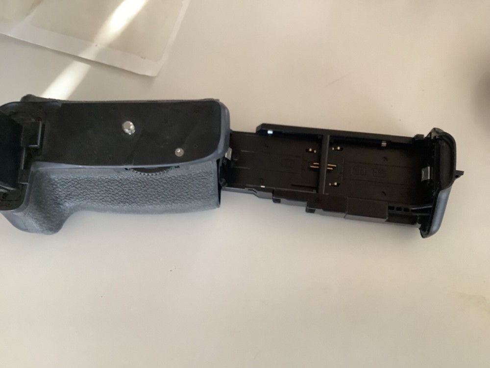 Promaster Vertical Control Power Grip for Canon 60D