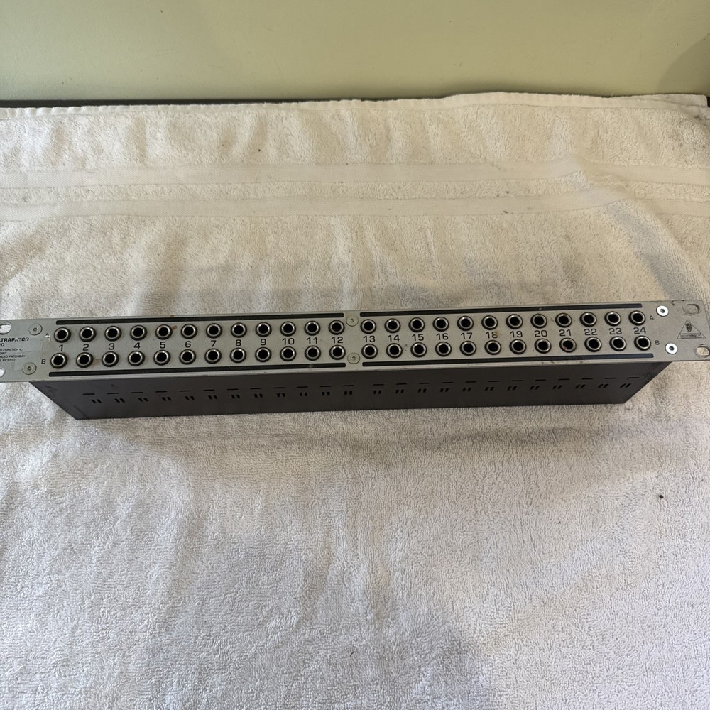 Behringer Ultrapatch Pro PX3000 Multi-Functional 48-Point Balanced Patchbay