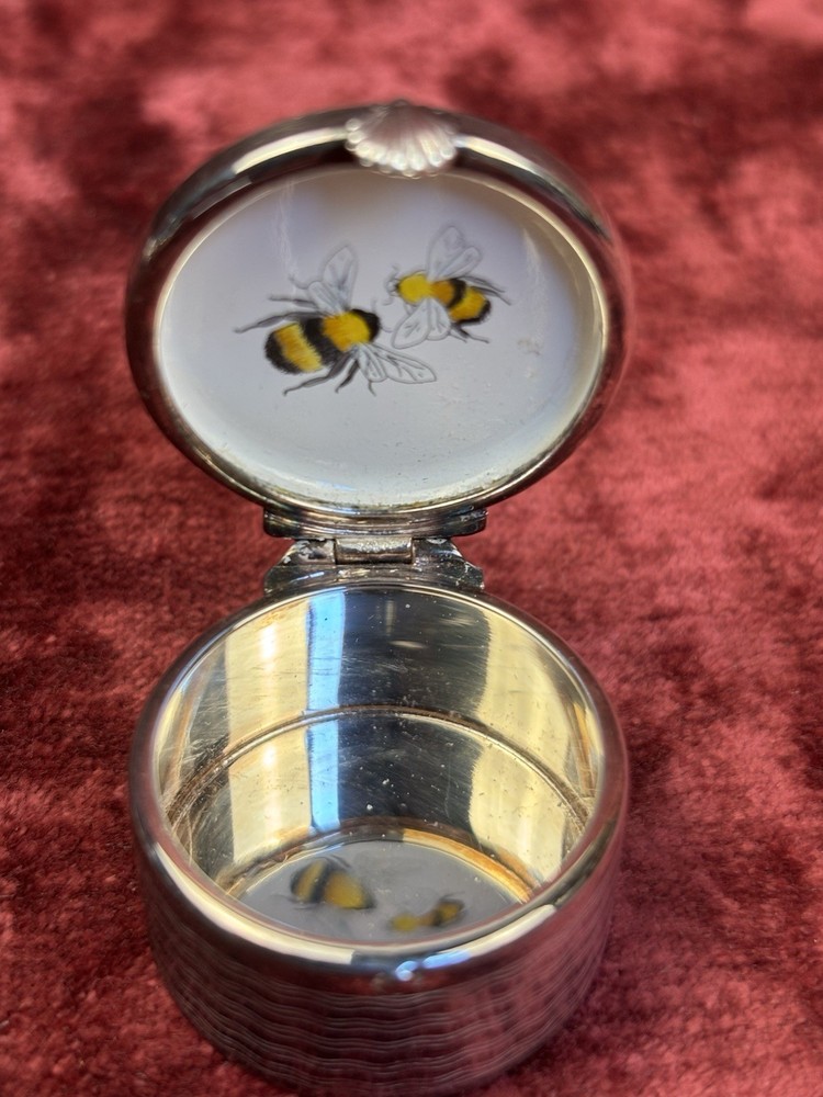 A Lovely Thistle & Bee Solid Silver and Enamel Pill Box. Honeysuckle Pattern.