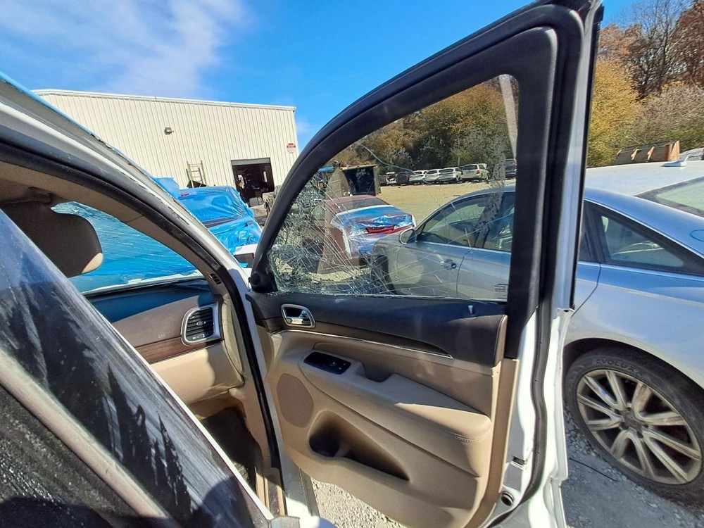 CHERGRAND 2014 Glove Box 4874238