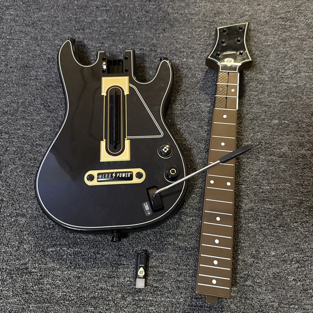 Guitar Hero Live Controller Model 0000654 Xbox 360 WITH USB DONGLE