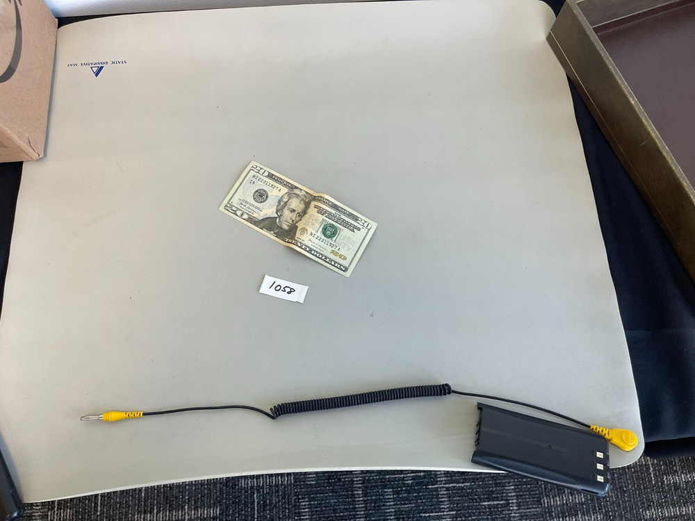 ELECTRO STATIC ANTI-STATIC MAT 19.5" x 23.5"