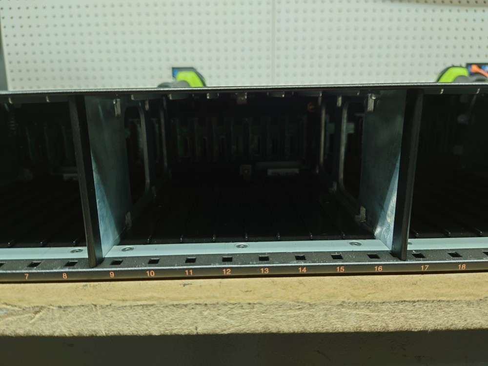 IBM V5000 Storwize SFF Dual Controller Enclosure 2078-24F
