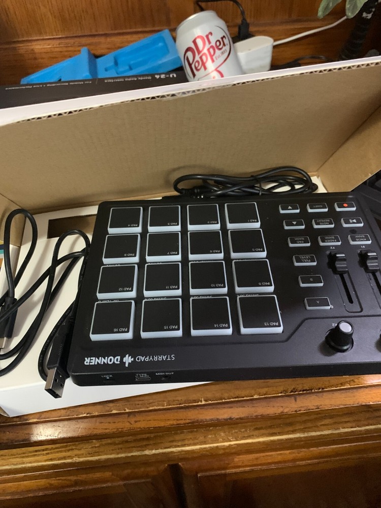 Donner STARRYPAD MIDI USB Pad Controller With Faders Knobs Lighted