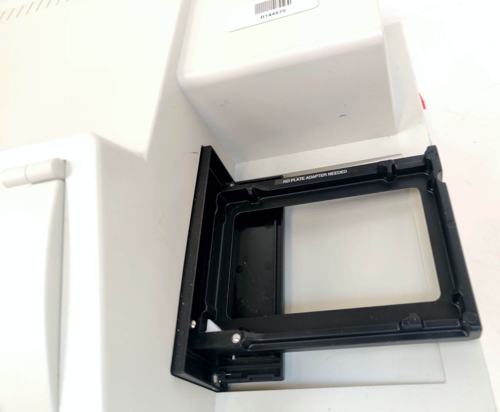 Molecular Devices SpectraMAX Plus 384 Microplate Reader Spectrophotometer