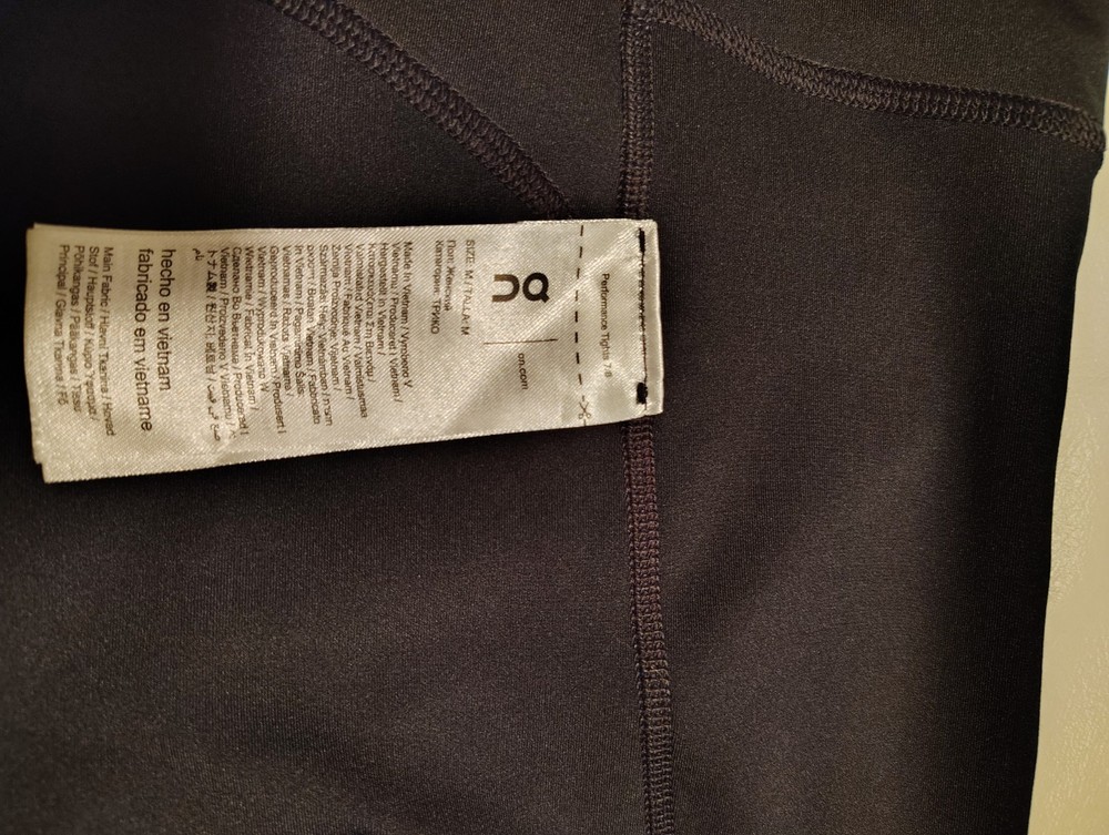 On Cloud Performance Tights 7/8 - Women's Medium