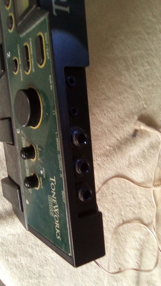 Korg Toneworks AX300b 1990s multi effect pedalboard bass effect processor