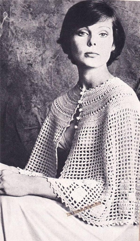 BED CAPE 4ply - COPY Ladies crochet pattern