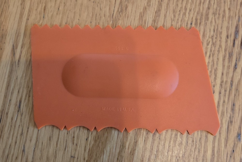 Tupperware cake decorator tool orange 1558-6