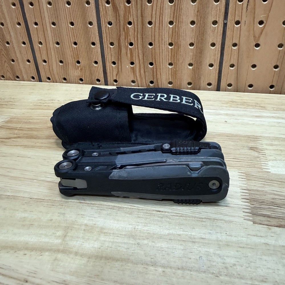 Gerber Radius Multi Tool Ergonomic 8 tool Plier with Nylon sheath USA