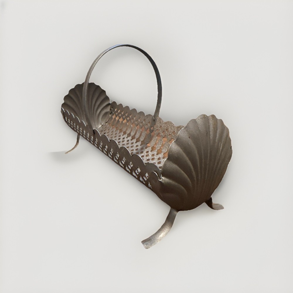 Vtg Leonard? Silver Plated Footed Biscuit Cracker Holder Basket Shell Nautical