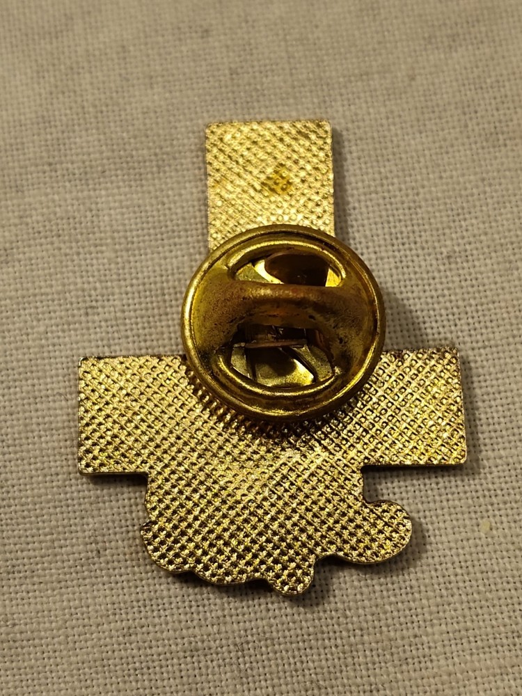 Michelob Light Vintage Lapel Pin