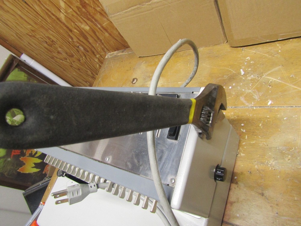 Ibico E-Kombo Electric & Manual Comb Binding Machine MISSING LEVER.