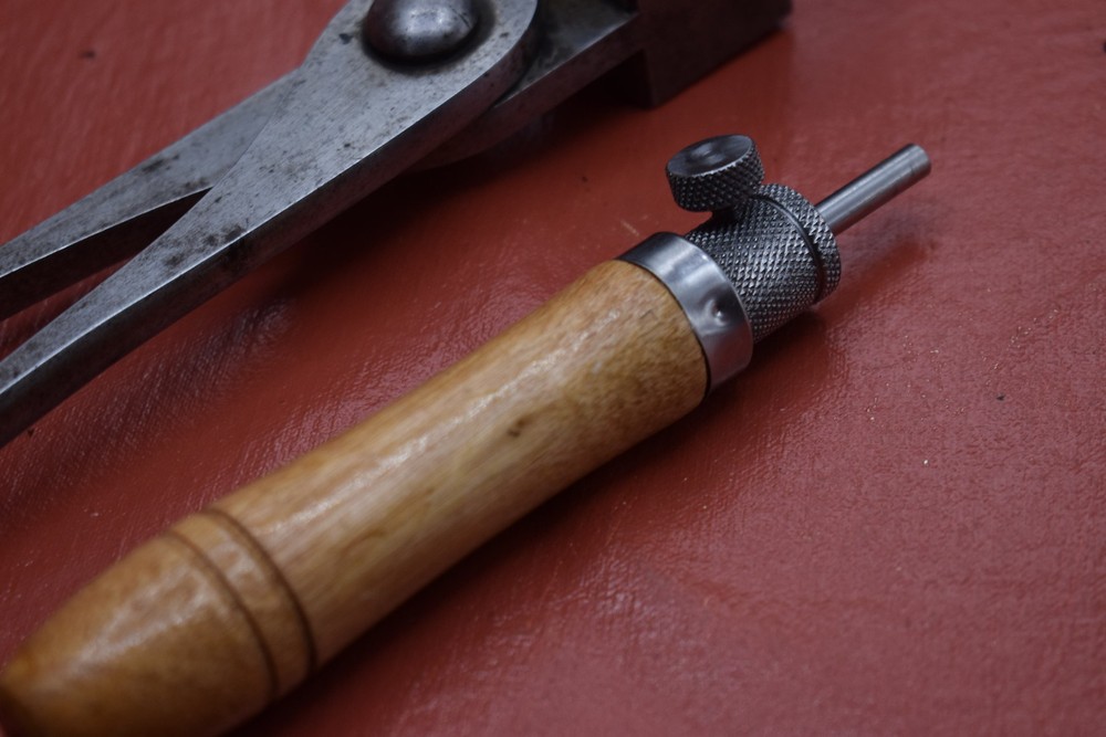 English mold .47 single cavity w/ replacement plug nose cavity needs work