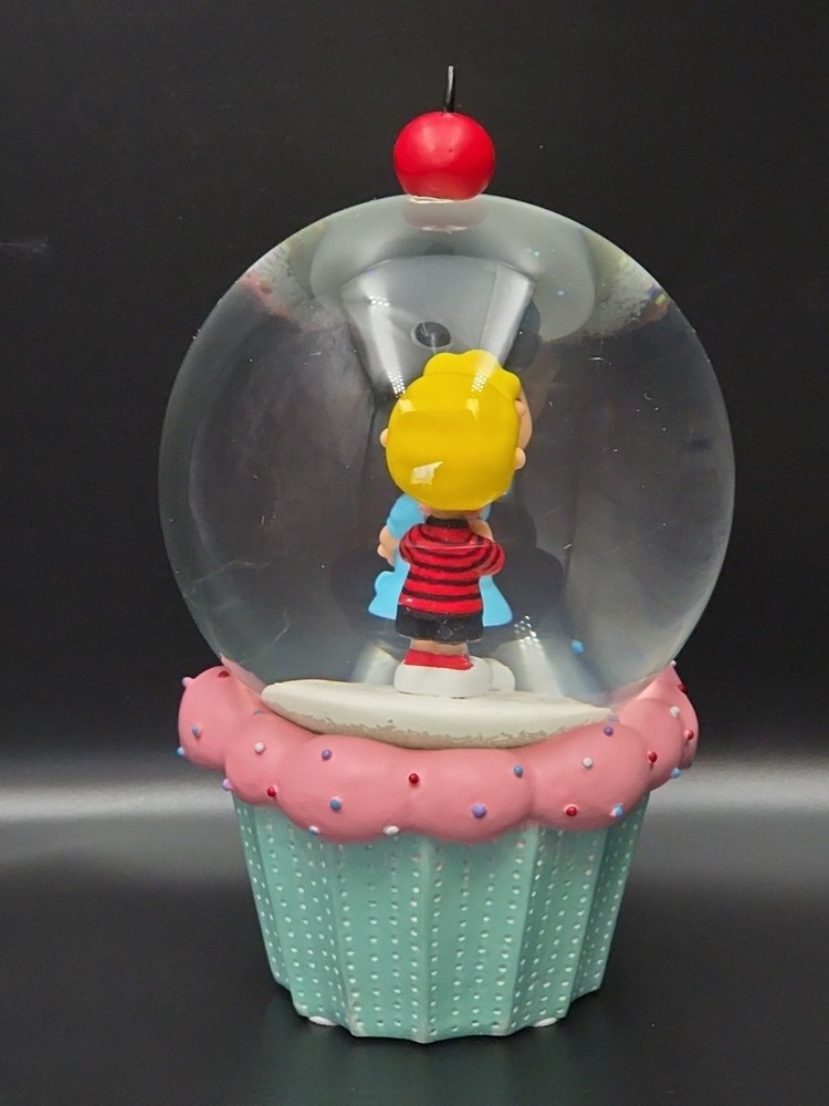 Dept 56 Peanuts Cupcake Snow Globe Schroeder And Lucy