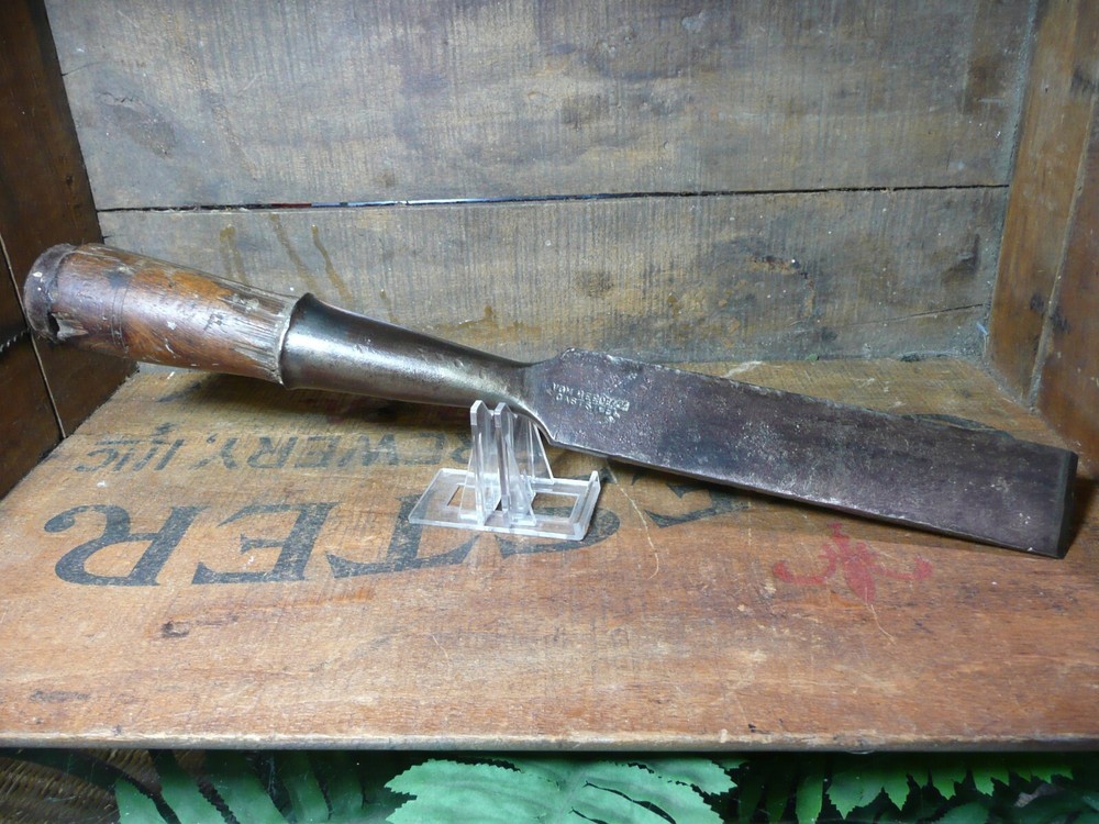 Vintage VOM HEEDE & Co. 1 1/2" chisel