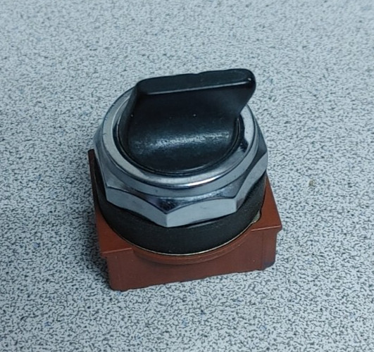 SIEMENS 3SB03-3RKB 3 POSITION SELECTOR SWITCH 30mm QUANTITY!! WOW!!