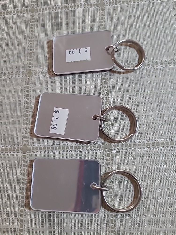 THREE LIONS KEY CHAINS WITH MIRROR ON BACK