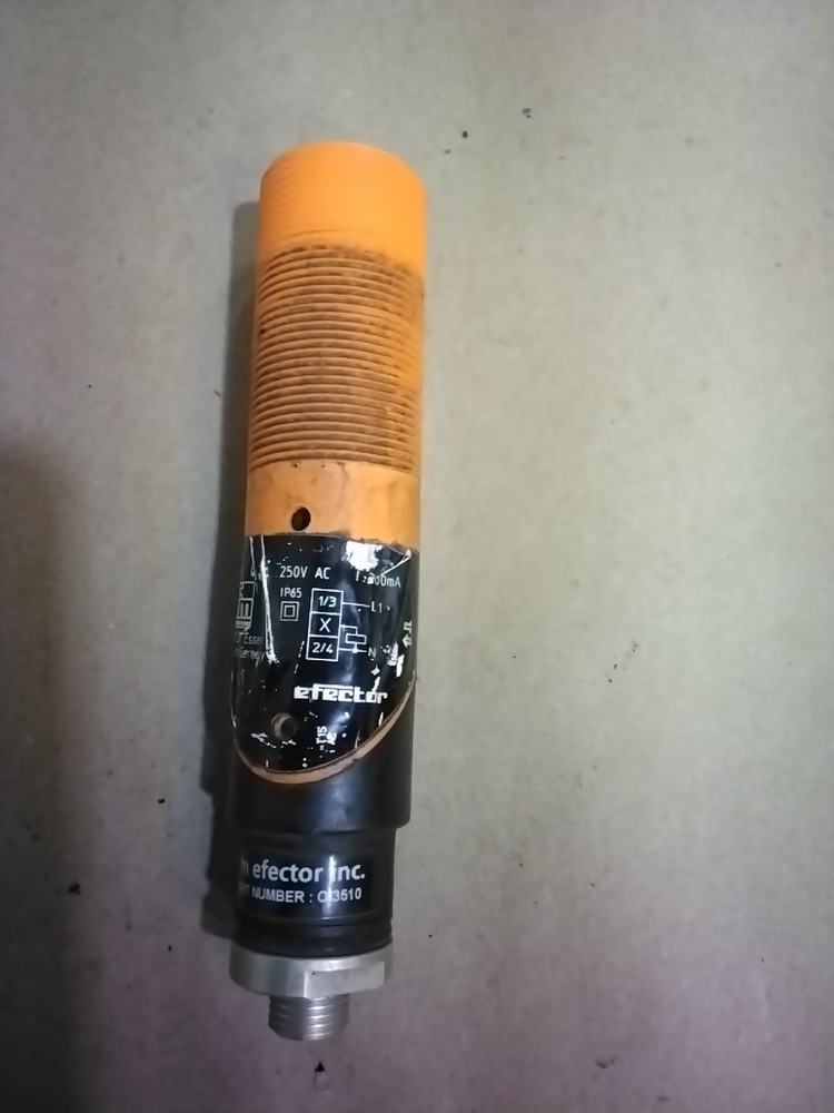 IFM Efector D45127 Proximity Switch