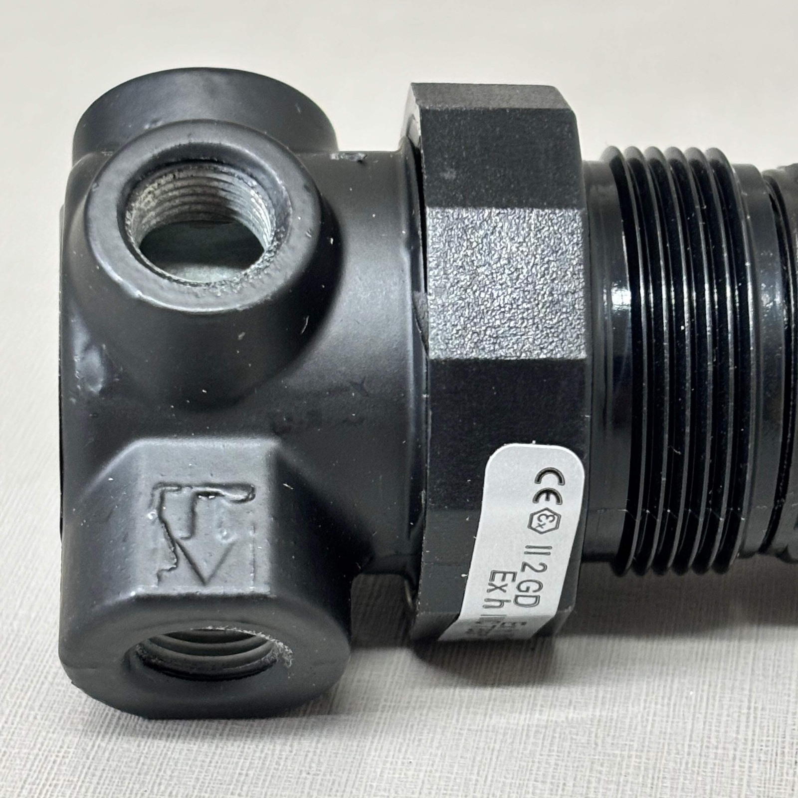 NORGREN Compressed Air Regulator 1/8" NPT 300 Max Psi Miniature R07-100-RNEA